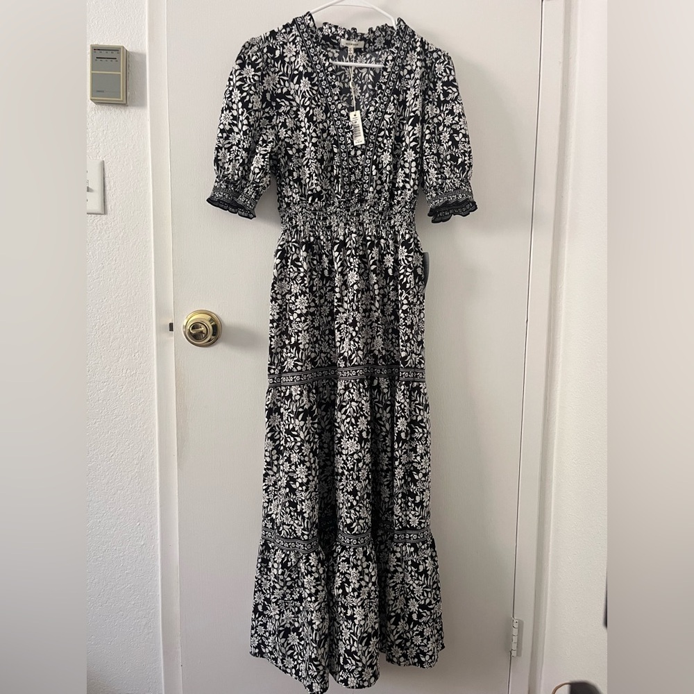 NWT Max Studio Ruffle Collar Print Tiered Maxi Dress Black & White Medium
